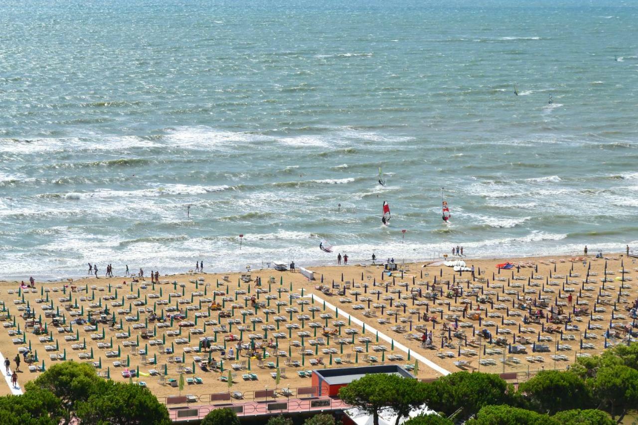 Skyline Lignano Apartment ลินญาโน ซับเบียโดโร ภายนอก รูปภาพ